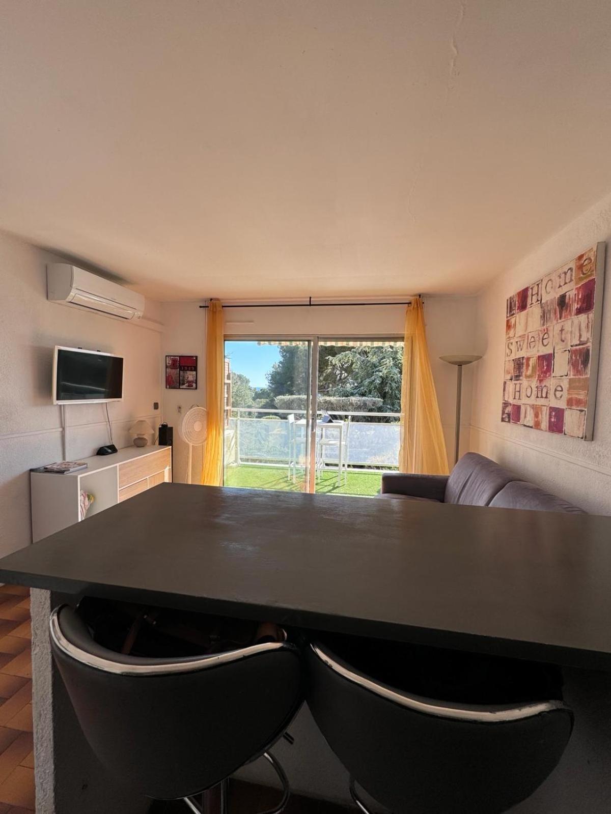 Beau Studio Climatise Face A La Mer La Ciotat Bagian luar foto